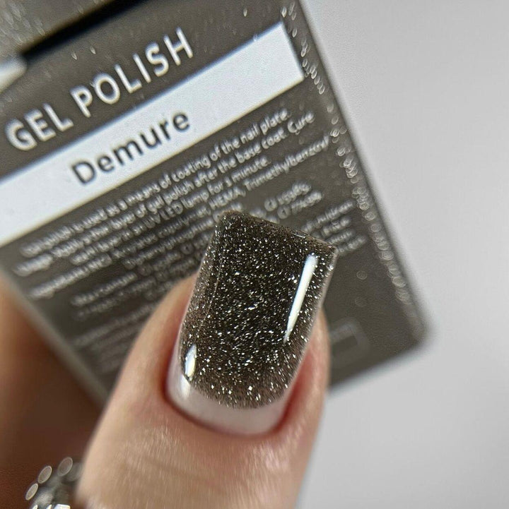 HELLO Light Reflective Gel Polish "DEMURE", 15ml