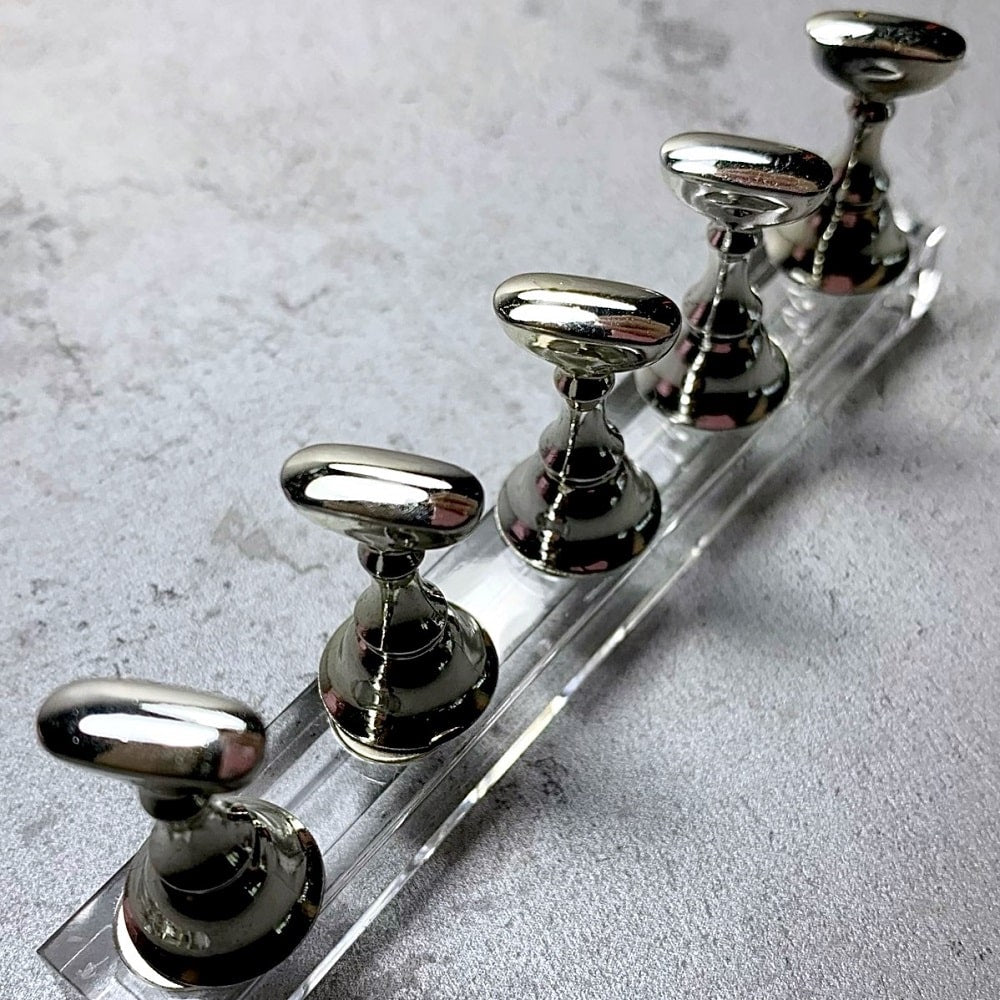 Magnetic nail art stand, Silver - Level Up Beauty Supply