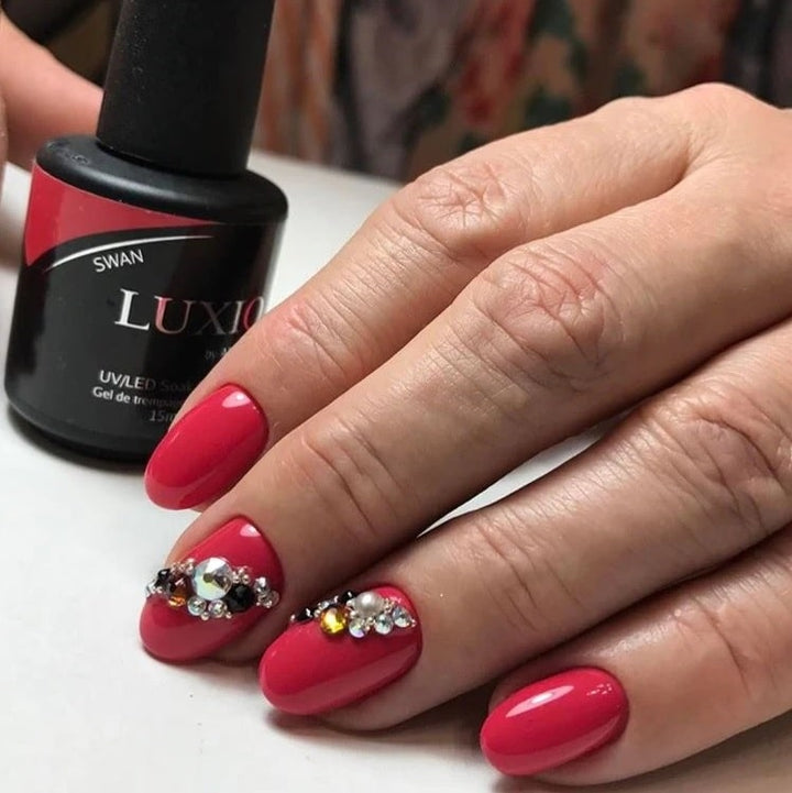 Colour gel polish LUXIO SWAN 