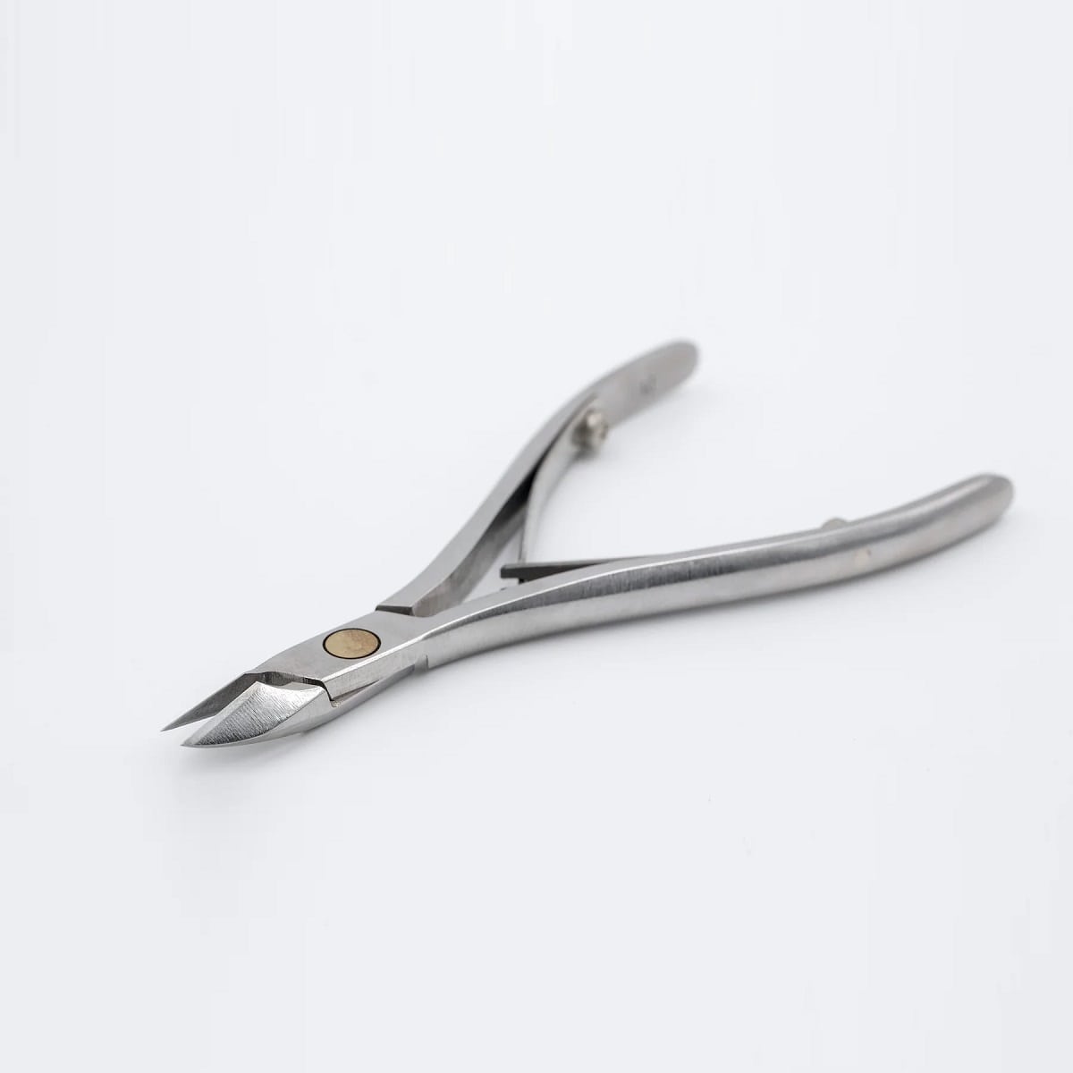 OLTON Cuticle nippers M, 10 mm - Level Up Beauty Supply